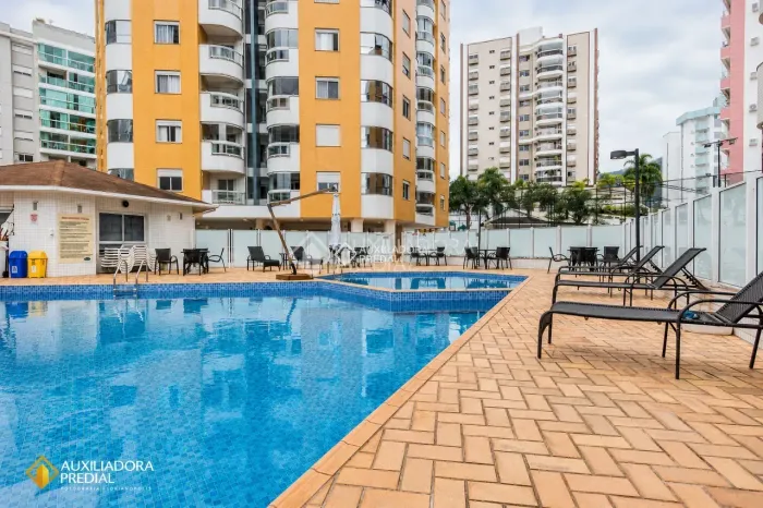 Imóvel para aluguel tem 103 metros quadrados com 3 quartos em Itacorubi - Florianópolis -