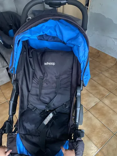 Vendo conjunto de carrinho de bebê + bebê conforto da whoop
