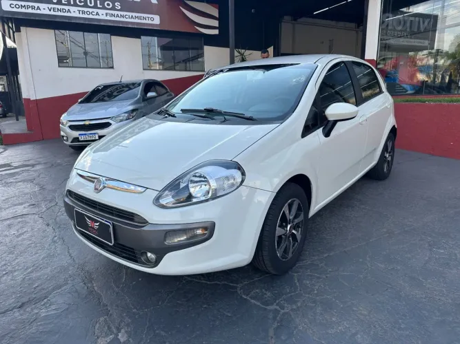 Fiat Punto Essence 1.6 Flex 16V 5P 2013