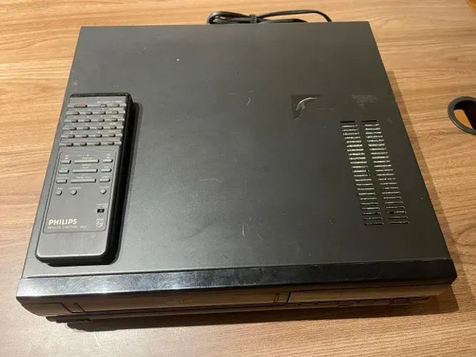 VIDEO CASSETE PHILIPS VHS HQ + CONTROLE ORIGINAL