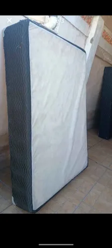 Vendo base box de casal em ótimo estado entrego passo cartão
