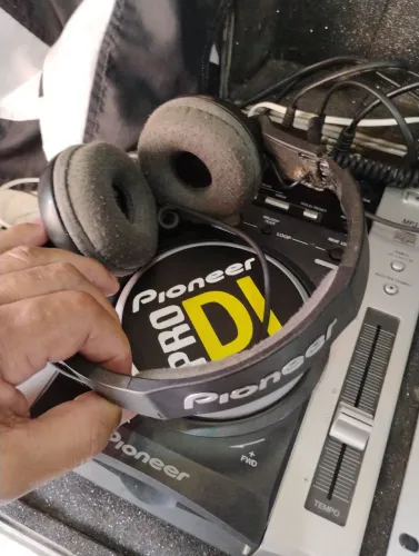 Vendo fone Pioneer performance em áudio não envio retirada em mãos