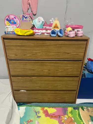 Cômoda 4 gavetas