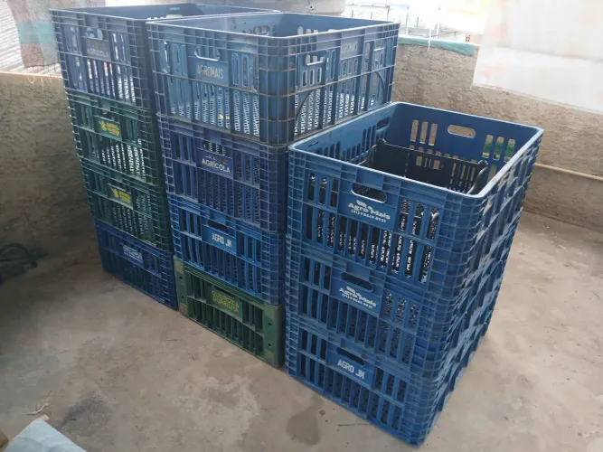 Caixas plásticas pra agro.