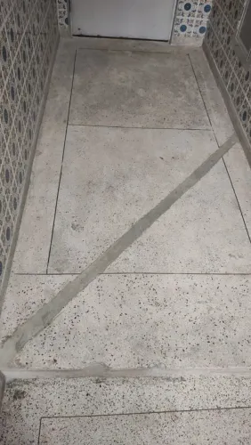 Piso de granitina
