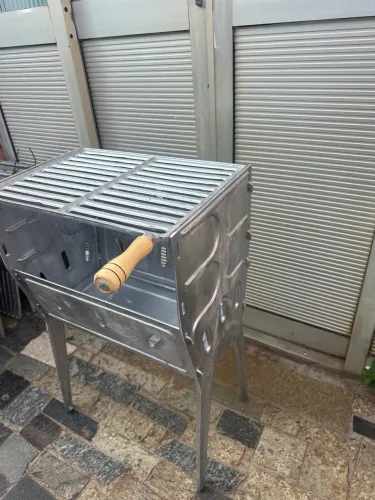 CHURRASQUEIRA DE ALUMÍNIO