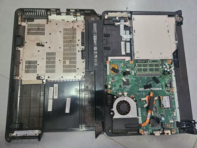 Sucata Notebook Positivo Sim+ (Para Retirada de Peças)