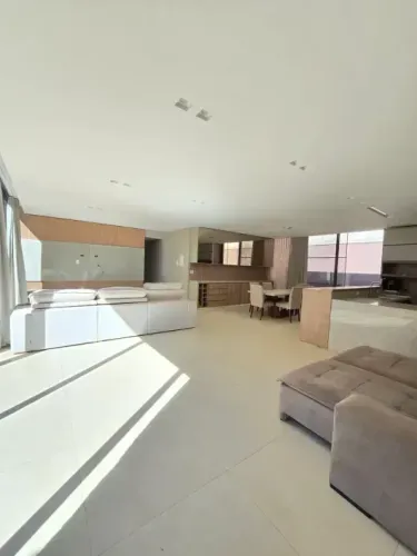 Casa para aluguel com 220 metros quadrados com 4 quartos