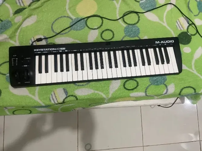 Controlado MIDI M-Audio Keystation 49 MK3