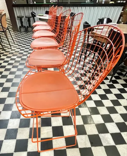 Banqueta Bertoia 