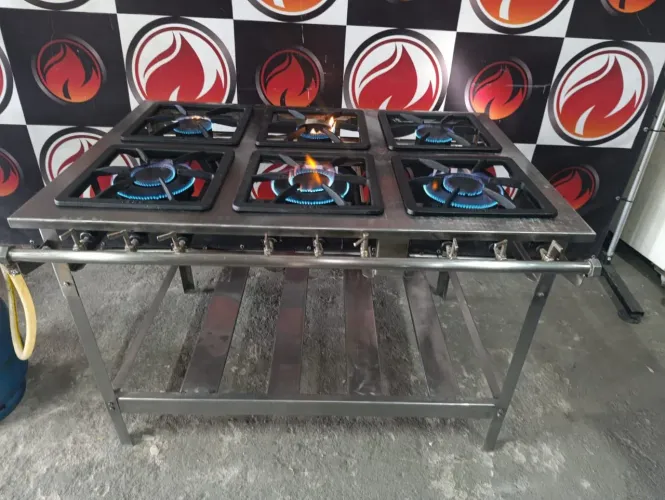 Fogão 6 bocas industrial de inox sendo 3 queimadores duplos 3 queimadores simples gás GLP