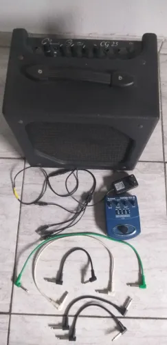 Amplificador Guitarra Classic Guitar CG 25 +Pedal Behringer GDI21+ Cabos(Troca por violão)