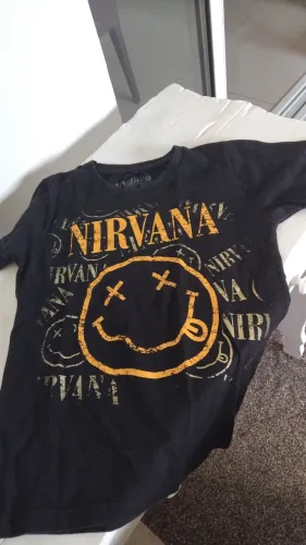 Camiseta Nirvana tamanho 8