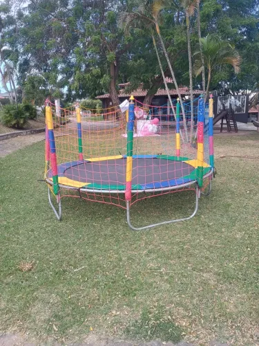 Aluguel pula pula 2,44 mt sábado e domingo 200 reais
