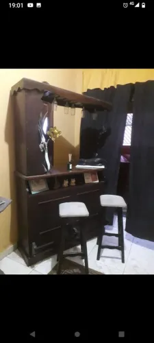 Lindo Bar de jacarandá,com 2 bancos