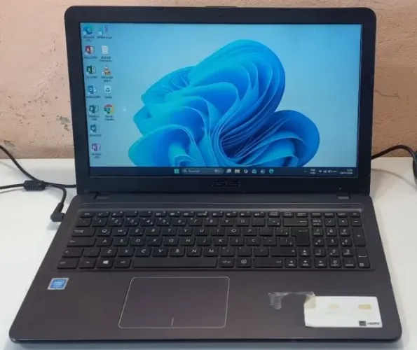 Notebook Asus VivoBook X543M - Intel Celeron N4000 - 1.10 Ghz - 4GB Memória - 240 GB SSD 
