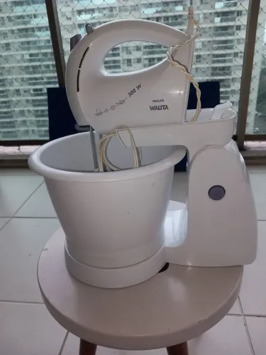 Batedeira elétrica Walta 300W