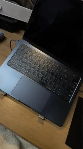 MacBook Air M2 2022 13,6 | 8GB | 256GB  Vendo MacBook Air M2 (2022).