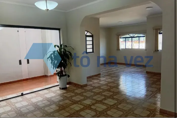 Casas & Sobrados 4 dormitório(s) em Jardim