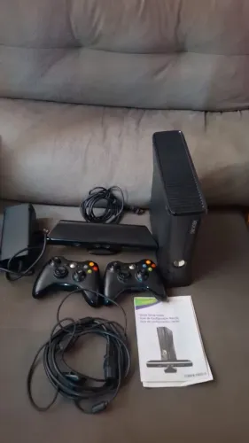 Xbox 360 250GB COM KINECT