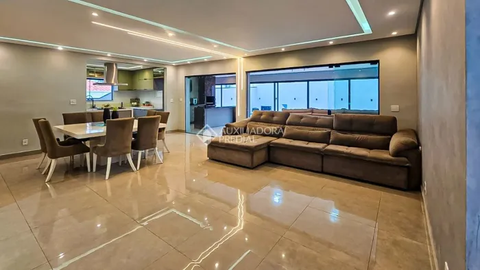 Sobrados para venda com Piscina e 3 quartos, 300 m² - Jardim São Caetano