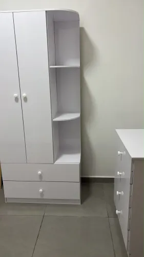 VENDO GUARDA-ROUPA E BERÇO DE BEBÊ