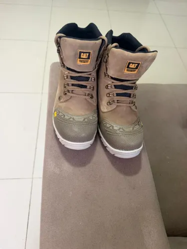 Bota CAT COURO ORIGINAL