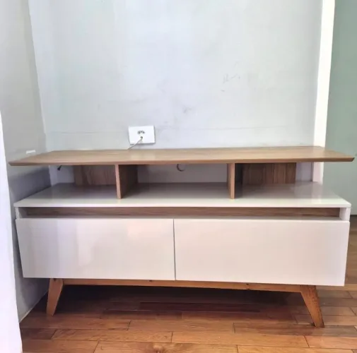 Rack - novo. 120 cm de comprimento
