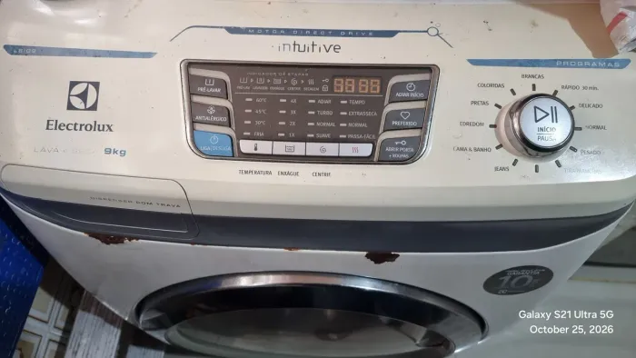 Vendo maquina lava e seca com avaria, retirada de peças também