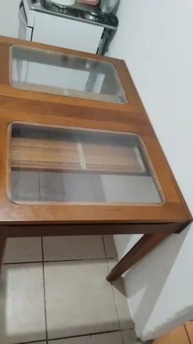 Mesa de madeira! 3 cadeiras