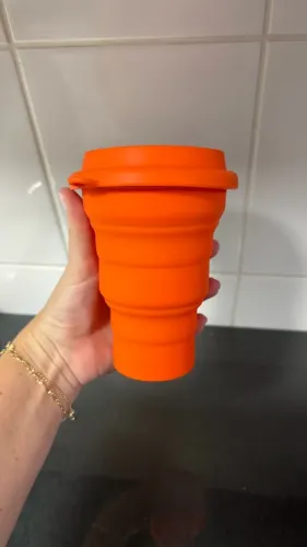 Copo retrátil
