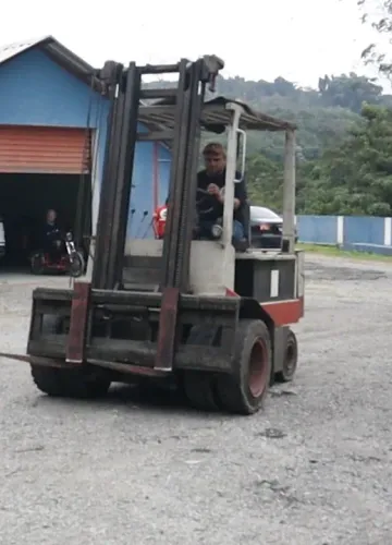 Empilhadeira Fiat 4T Elétrica Torre 4,5m Carregador Incluso