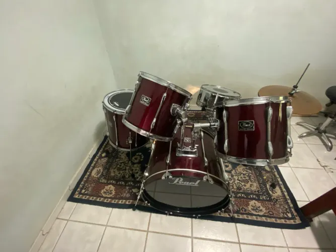Bateria Pearl Export Series sem detalhes divido em 10 sem juros no cartão 