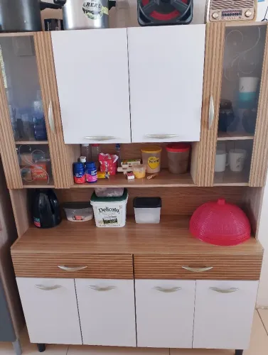 Armário de cozinha de oito portas e duas gavetas por 350 é o valor mesmo que eu posso
