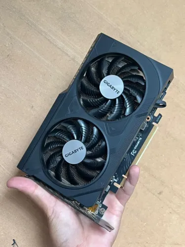 RTX 4060 GIGABYTE 8GB