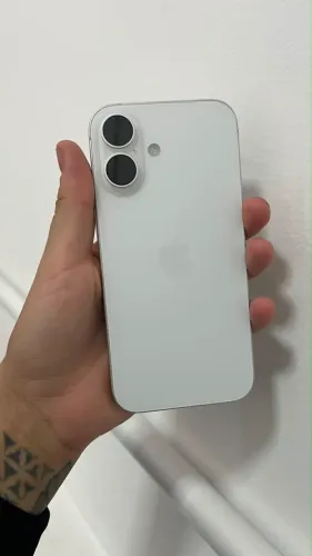 iPhone 16