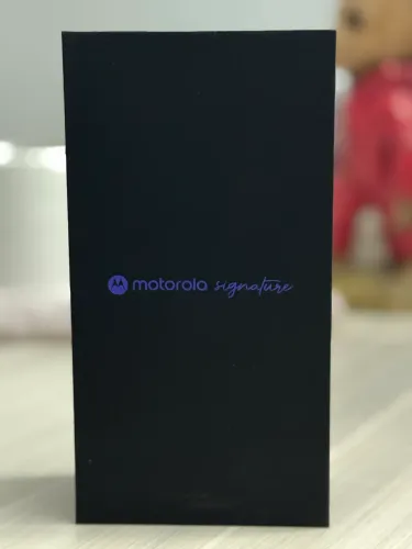 Motorola Signature 512GB - 24GB RAM - Verde Oliva - LACRADO