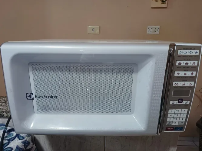 MICRO-ONDAS COM DEFEITO