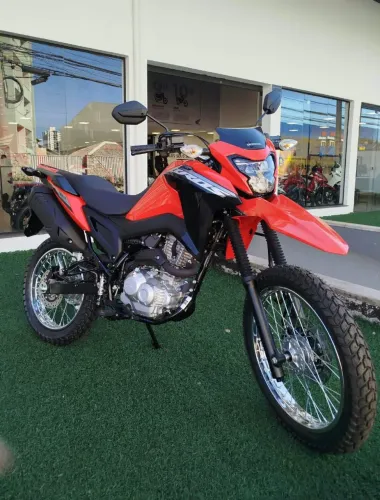 Moto de garagem seme nova
