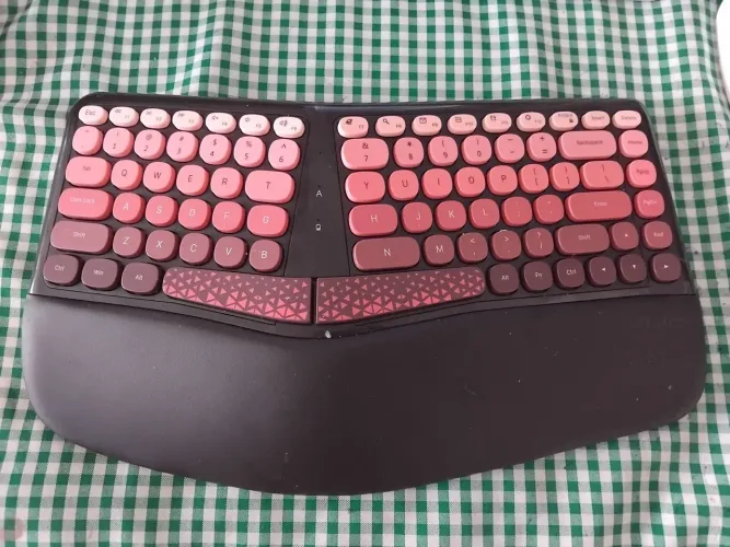 TECLADO ERGONÔMICO NOVO IMPORTADO