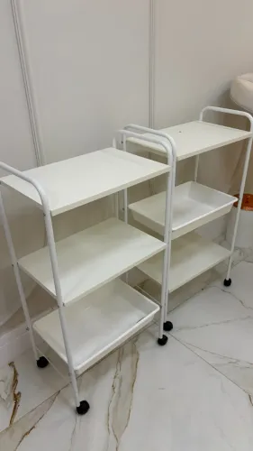 Carrinho auxiliar para estética