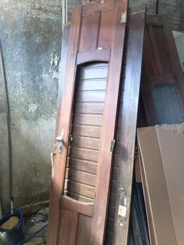 Vendo portas massaranduba 