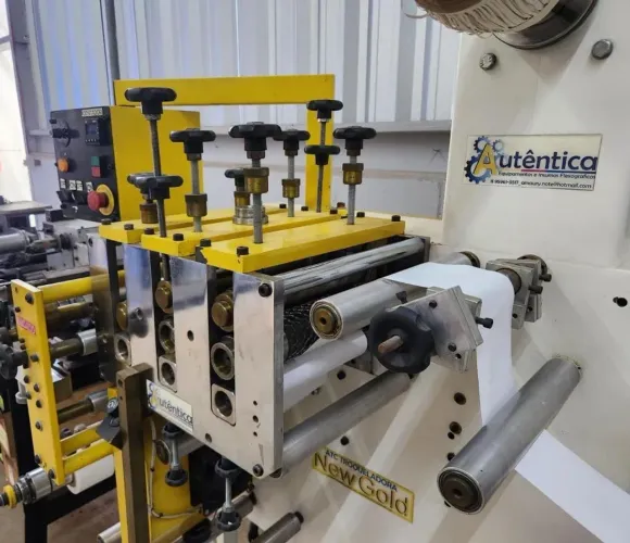 Flexográfica Reinaflex 250mm, 1 cor, corte triplo, refile