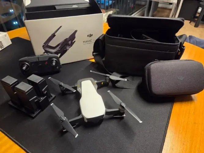 Drone DJI Mavic Air Fly More Combo - Completo perfeito estado (Baterias precisam de Troca)