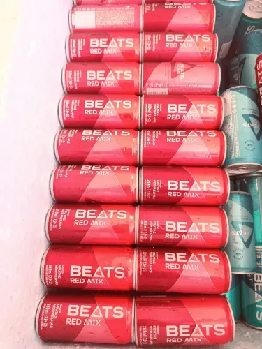 VENDE 6 FARDOS DE SKOL BEATS, 1 DE SKOL GT, 2 CXs DE COROTE, 3 CXs GELO SABORIZADO.