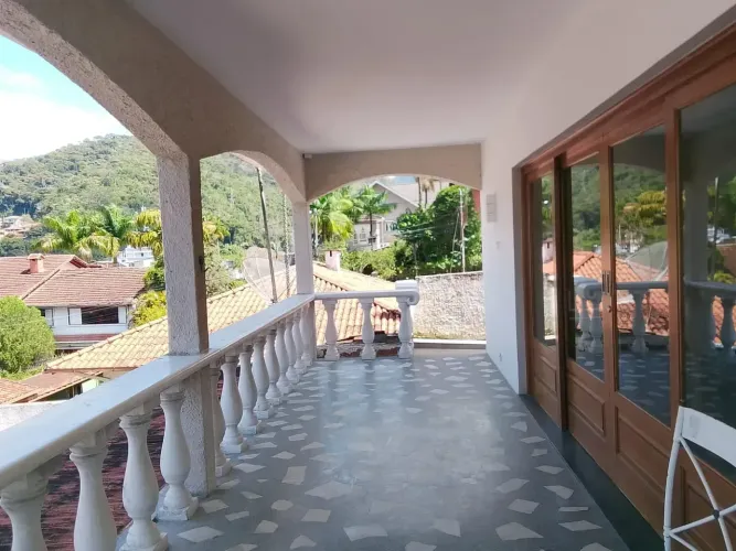 Imóvel para aluguel tem 89 metros quadrados com 4 quartos em Barra do Imbuí - Teresópolis