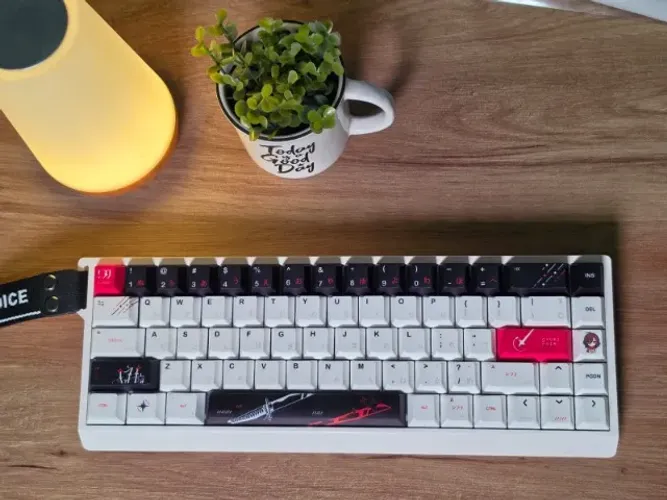 Teclado Mchose Ace68 + Keycaps Yuki Aim