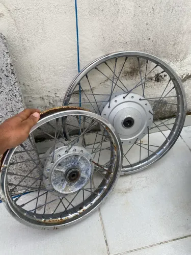 Roda de raio biz ( usada )
