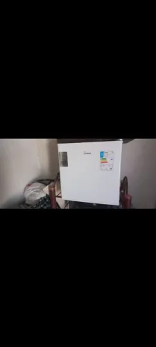 Frigobar novo. Motivo de venda mudança. Apenas 3 meses de uso com nota fiscal. 500 reais