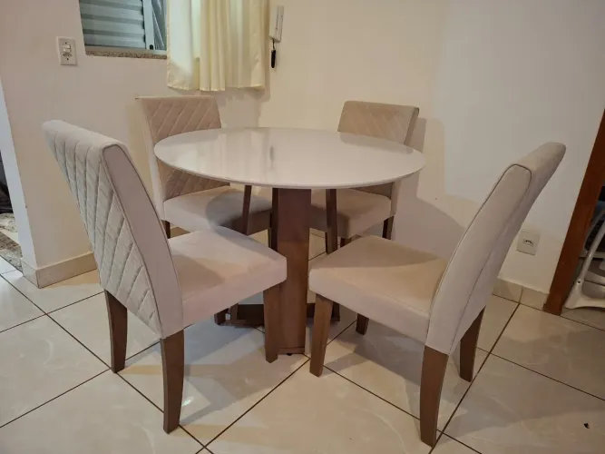 Mesa 4 Cadeiras MDF